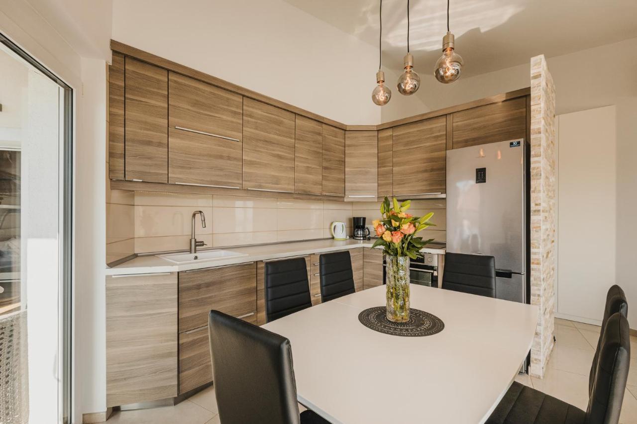 Korina Apartment *